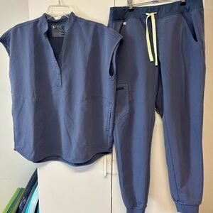 Figs Women's Navy Jogger Set with Lime Accents